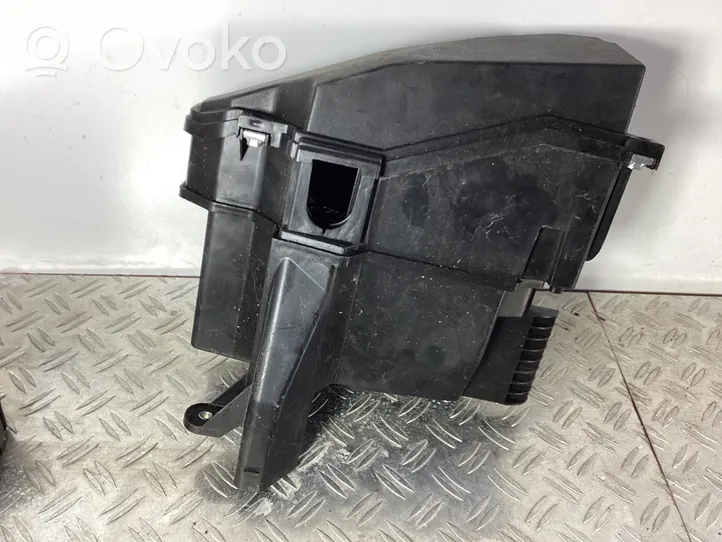 Lexus RC Module de fusibles 715496903W