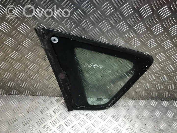 Nissan Note (E11) Rear side window/glass 