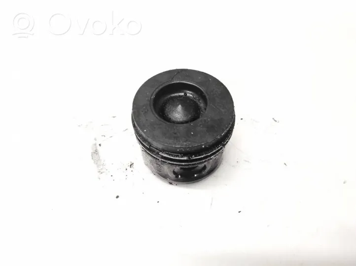 Nissan Note (E11) Piston 