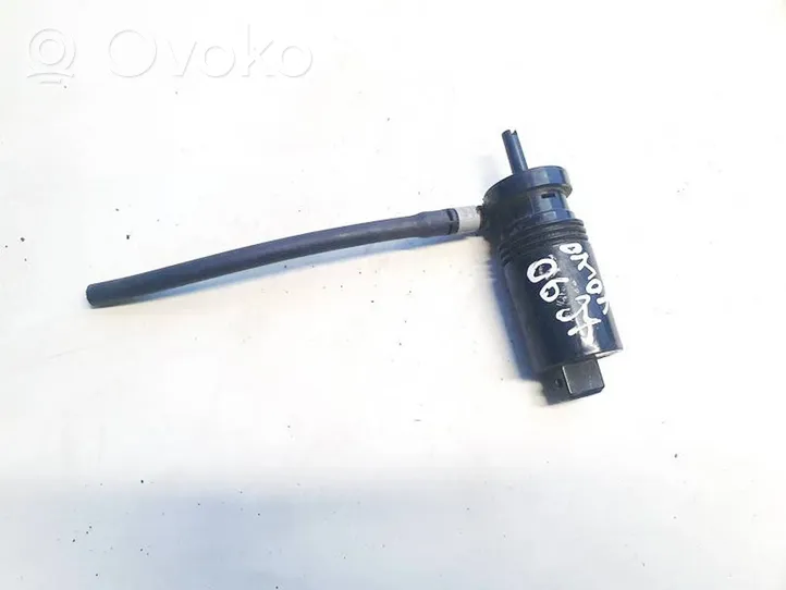 Volvo XC90 Windscreen/windshield washer pump 