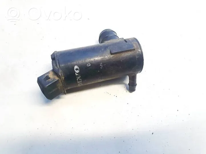 Volvo V70 Windscreen/windshield washer pump 