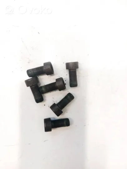 Volkswagen Touran I Nuts/bolts 