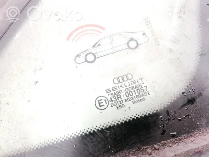 Audi A4 S4 B5 8D Galinis šoninis kėbulo stiklas 