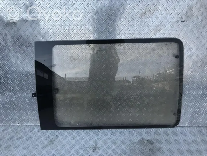 Nissan Serena Rear side window/glass 