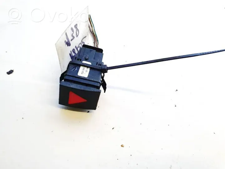 Volkswagen Polo IV 9N3 Hazard light switch 6q0953235a