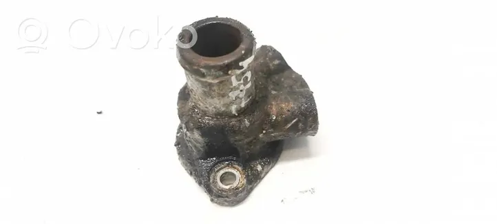 Volkswagen PASSAT B4 Tuyau de liquide de refroidissement moteur 028121145B