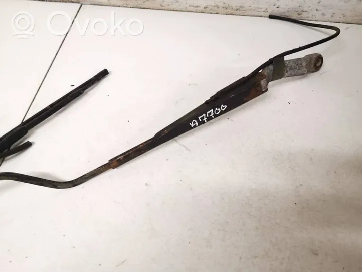 Opel Movano A Front wiper blade arm 7700352999