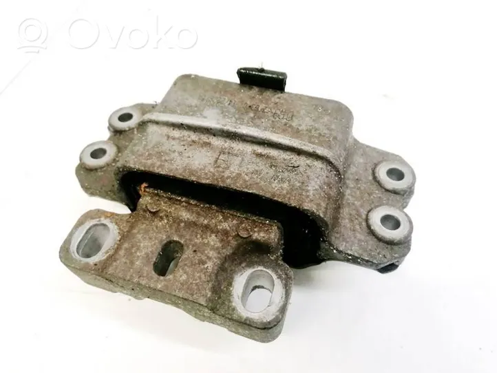 Volkswagen PASSAT B7 Dzinēja spilvens 1K0199555