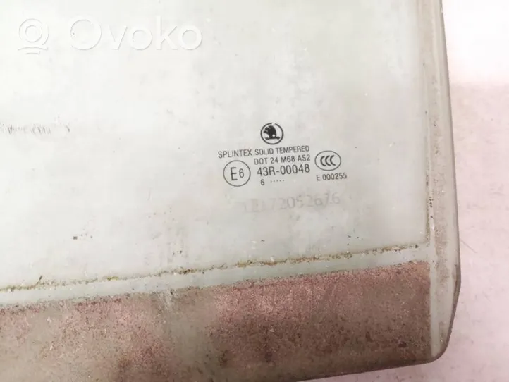 Skoda Octavia Mk2 (1Z) Szyba drzwi tylnych 