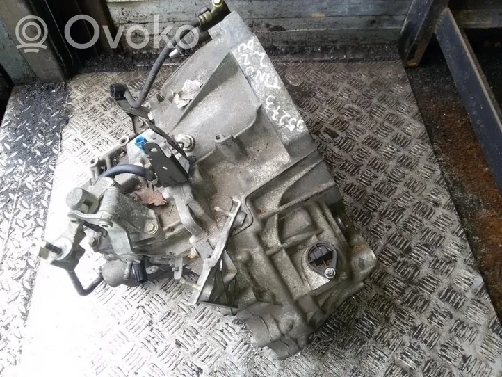 Nissan Almera Tino Mechaninė 5 pavarų dėžė 8200131489