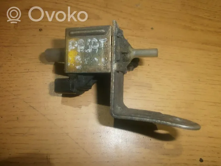 Volkswagen PASSAT B5 Turbo solenoid valve 