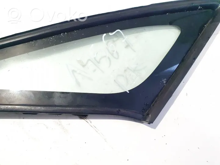 Toyota Corolla Verso E121 Front triangle window/glass 