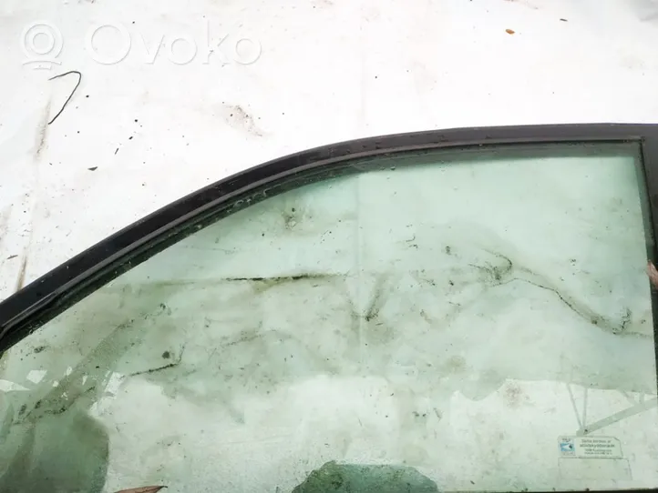 Toyota RAV 4 (XA20) Pagrindinis priekinių durų stiklas (keturdurio) 