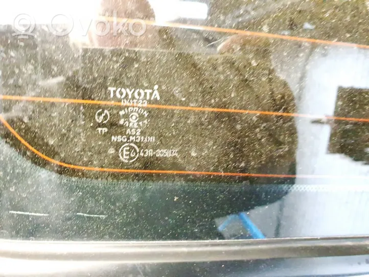 Toyota Avensis Verso Finestrino/vetro retro 