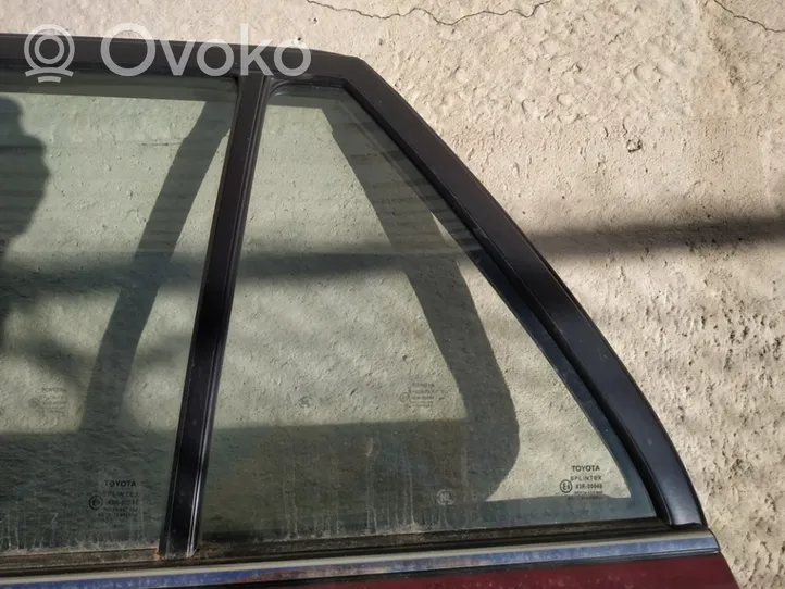 Toyota Avensis T250 Ventanilla de ventilación de la puerta trasera 
