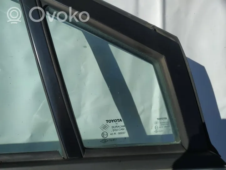 Toyota Corolla Verso AR10 Fenêtre latérale avant / vitre triangulaire (4 portes) 