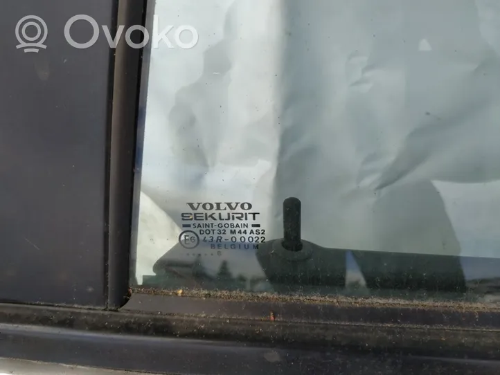 Volvo S40, V40 Takaoven ikkunalasi 