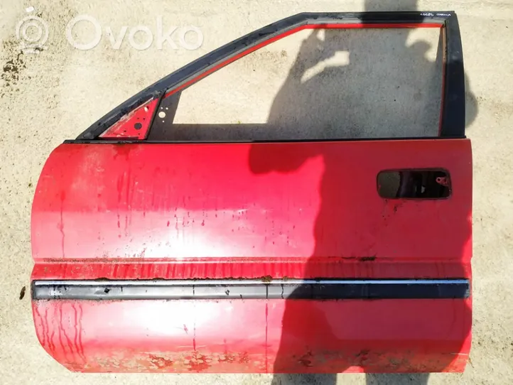 Toyota Corolla E90 Дверь raudonos