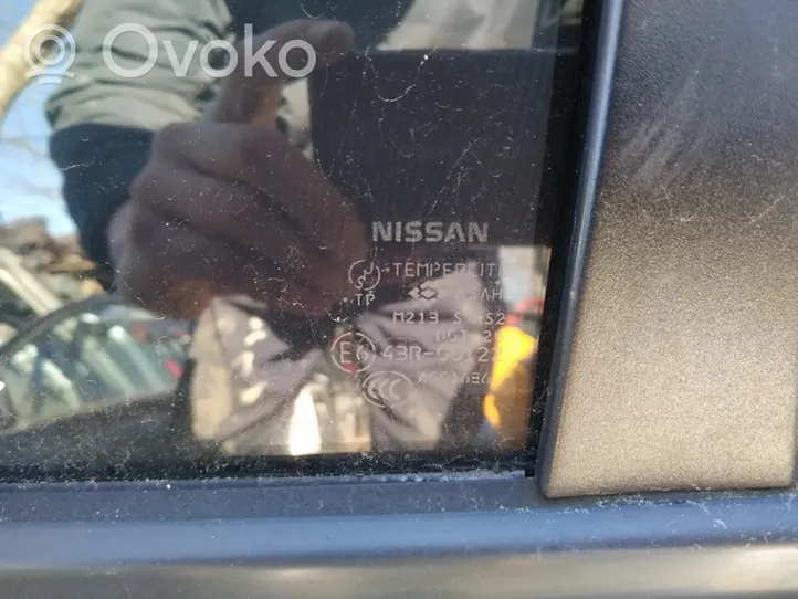 Nissan X-Trail T30 Pagrindinis galinių durų stiklas 