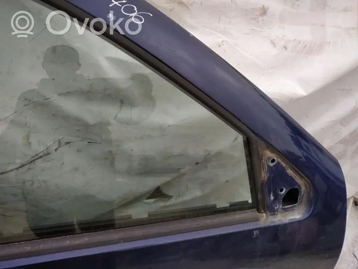Volkswagen Golf IV Front door window glass four-door 