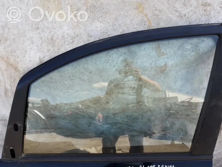 Opel Zafira A Front door window glass four-door 