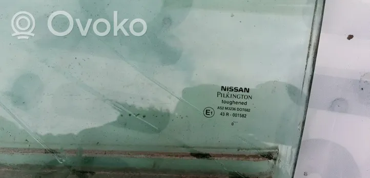 Nissan Almera N16 Pagrindinis galinių durų stiklas 