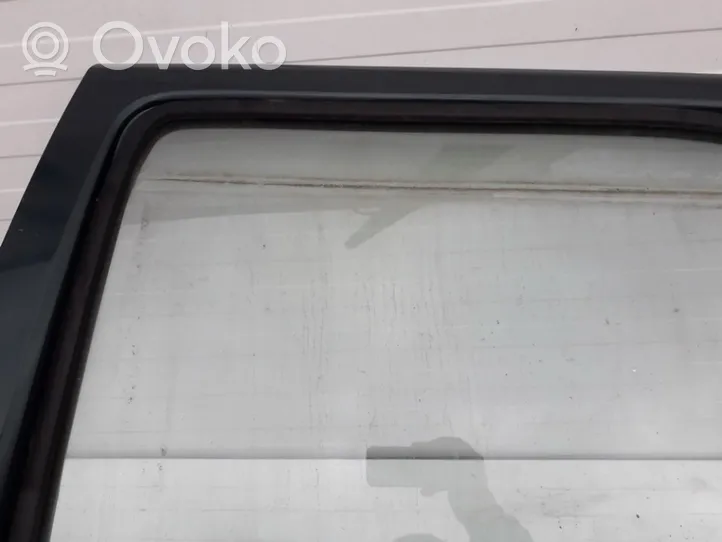 Mitsubishi Space Wagon aizmugurējo durvju stikls 