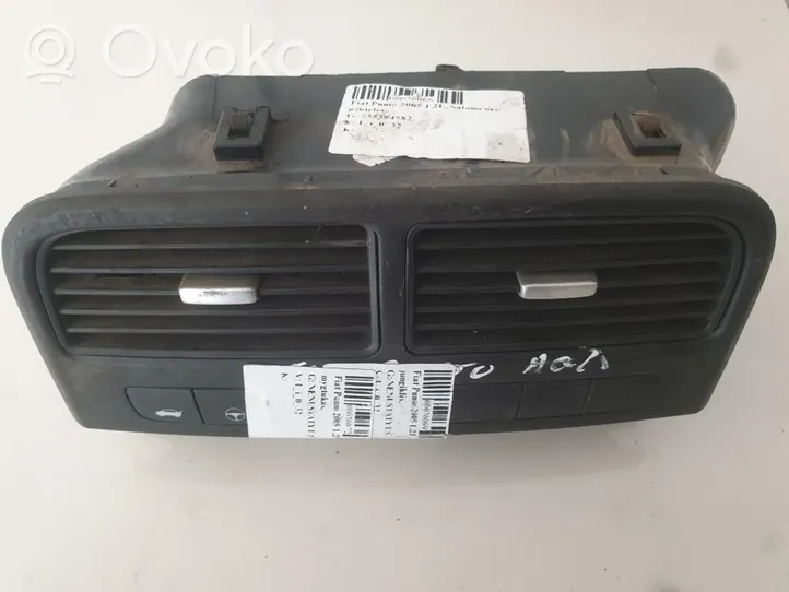 Fiat Punto (188) Dysze / Kratki środkowego nawiewu deski rozdzielczej 735394582