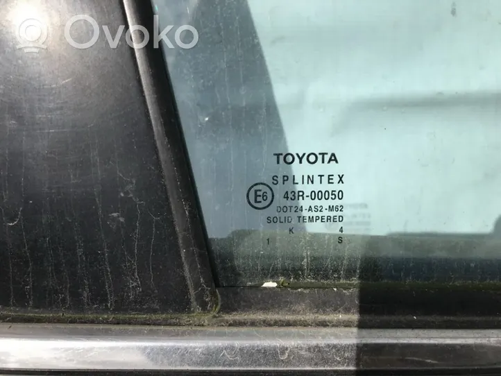 Toyota Avensis T250 Szyba drzwi przednich 