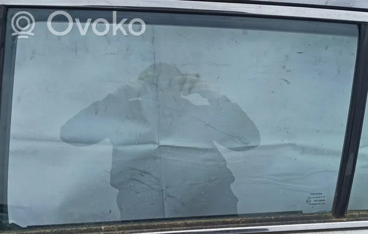 Toyota Avensis T270 Fenster Scheibe Tür hinten Balta