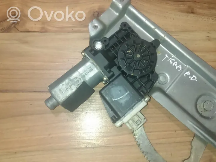 Opel Tigra A Front door window regulator motor 0130821655