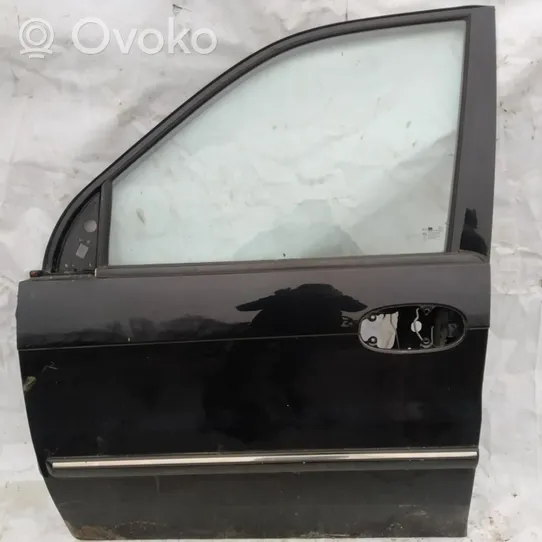 KIA Carnival Front door juoda