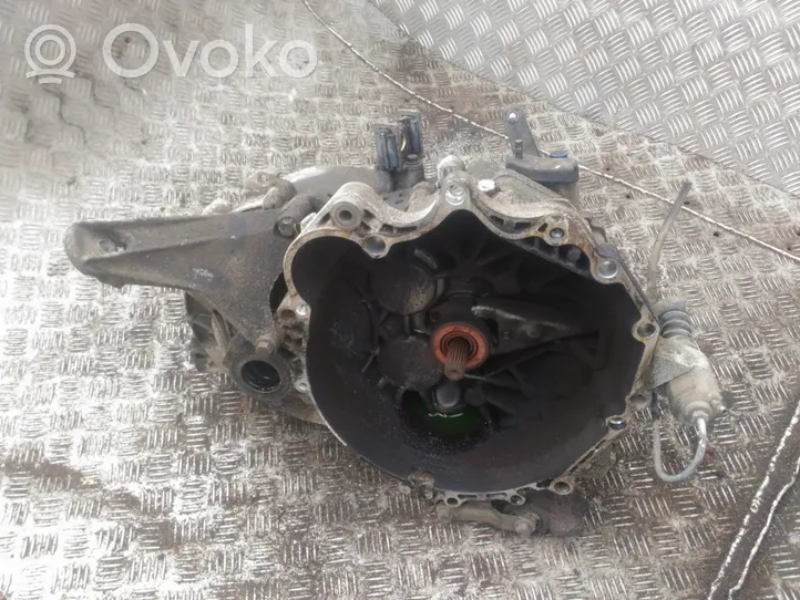 Volvo S70  V70  V70 XC Mechaninė 5 pavarų dėžė 1023704