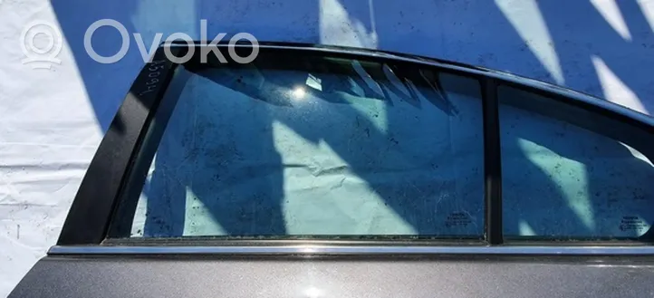 Toyota Avensis T270 Rear door window glass 