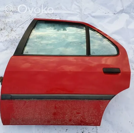 Peugeot 306 Portiera posteriore raudonos