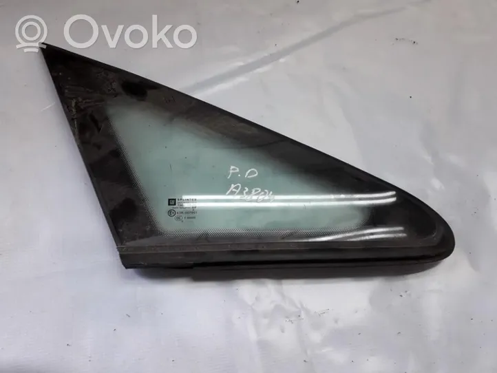 Opel Zafira B Front triangle window/glass 