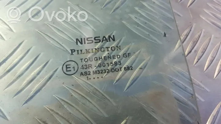 Nissan Note (E11) Szyba drzwi tylnych 