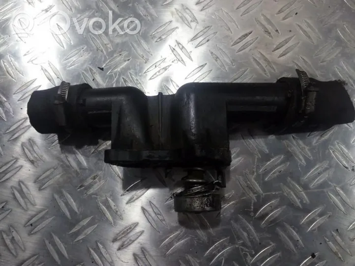 BMW 3 E36 Tuyau de liquide de refroidissement moteur 1743017