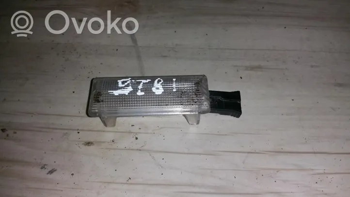 Ford Mondeo Mk III Wewnętrzna lampka bagażnika 93BG13A756AB