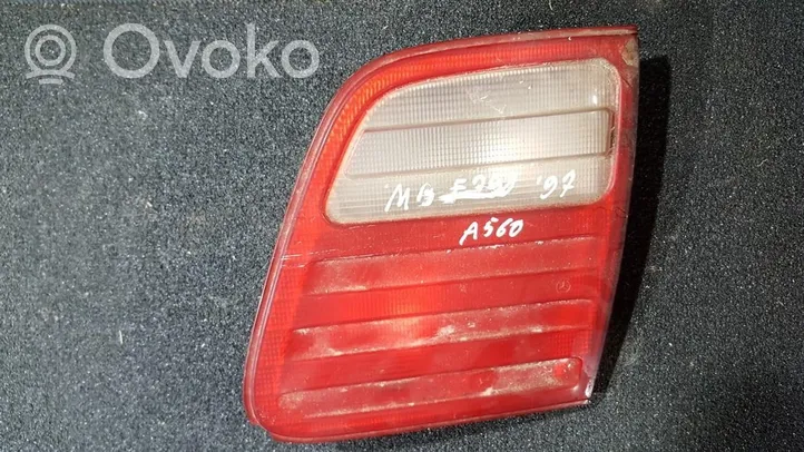 Mercedes-Benz E W210 Lampy tylnej klapy bagażnika 198524