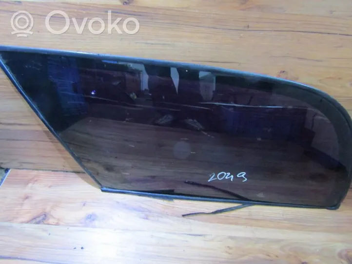 Nissan Primera Rear side window/glass 