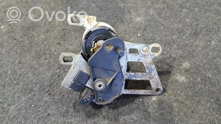 Volkswagen Bora Tailgate exterior lock 827297c