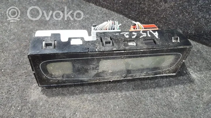 Mazda 323 F Monitori/näyttö/pieni näyttö p8200361582a