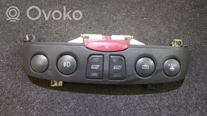 Fiat Punto (188) Przycisk świateł awaryjnych a223