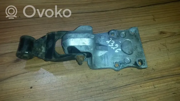 Opel Sintra Engine mount bracket Nenustatyta