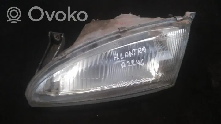 Hyundai Lantra II Lampa przednia k098a07