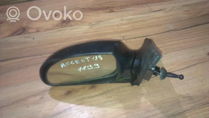 Hyundai Accent Front door electric wing mirror e4012129