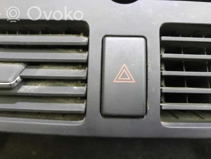 Toyota Avensis T250 Interrupteur feux de détresse 