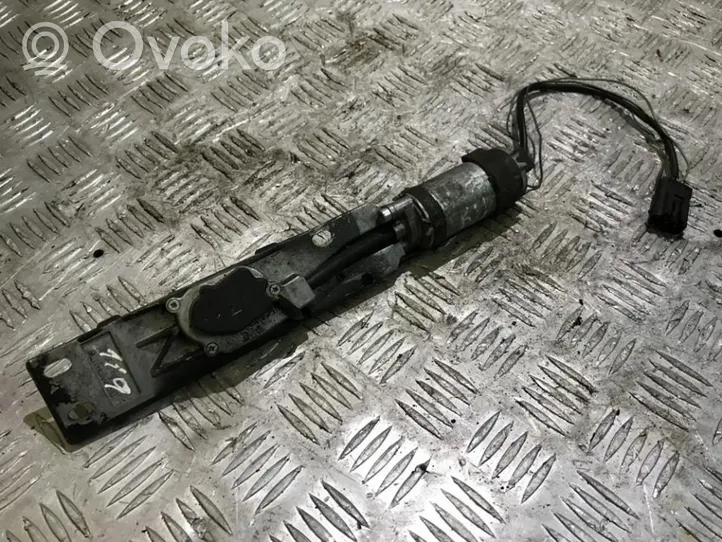 BMW 7 E38 Motor de bloqueo de puertas 0390201300