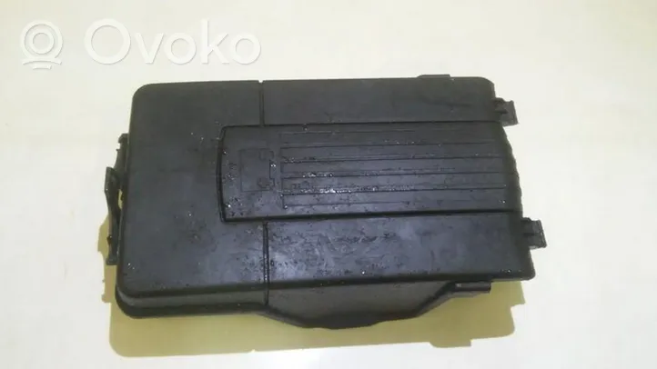 Volkswagen PASSAT B6 Dangtis akumuliatoriaus dėžės 1k0915443a